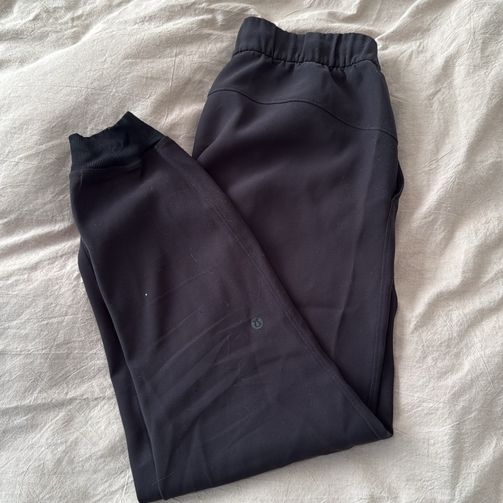Lululemon black joggers size 6